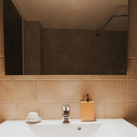 Apartment Renovated, Open And Functional Old House