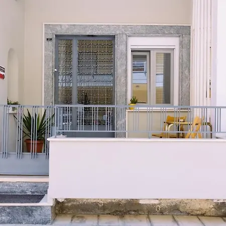 Renovated, Open And Functional Old House Apartment Heraklion (Crete)