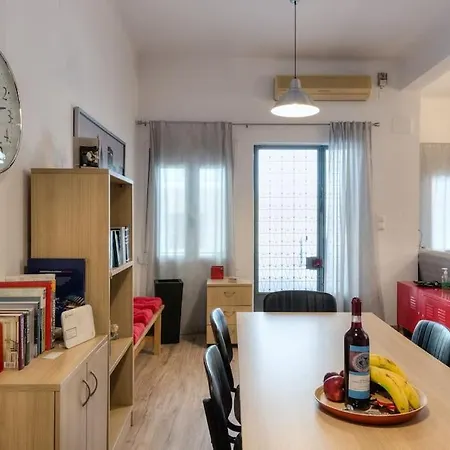 Renovated, Open And Functional Old House Apartment