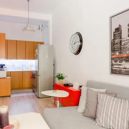 Renovated, Open And Functional Old House Apartment Heraklion (Crete)