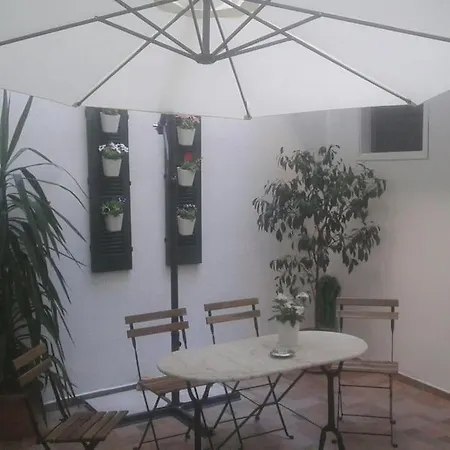 Renovated, Open And Functional Old House Apartment